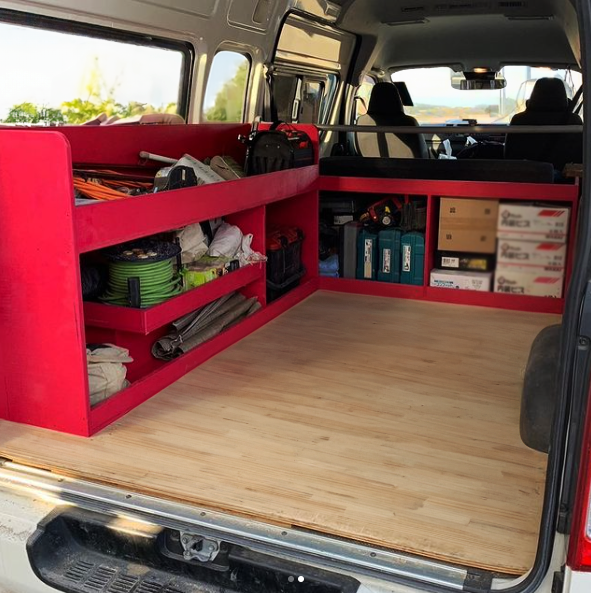 車内のツールボックス