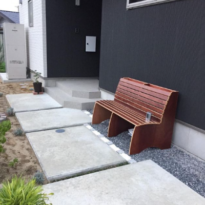 おしゃれな木製ベンチ